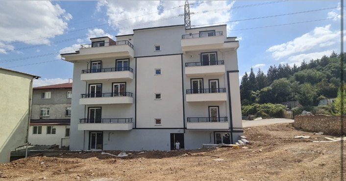 Mersincik 8 dairelik açık gri konut binası